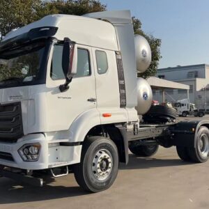 4x2 LNG TRACTOR-2000L CYLINDER